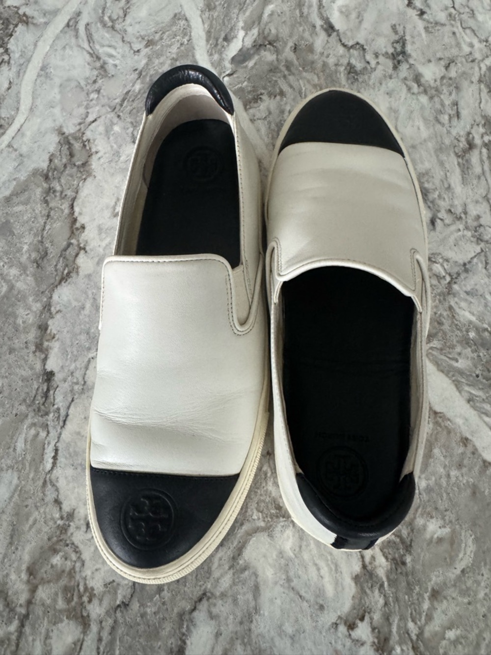 Tory Burch Colorblock Slip-On Sneakers – White/Black Leather Logo Size 8 - Picture 4 of 8